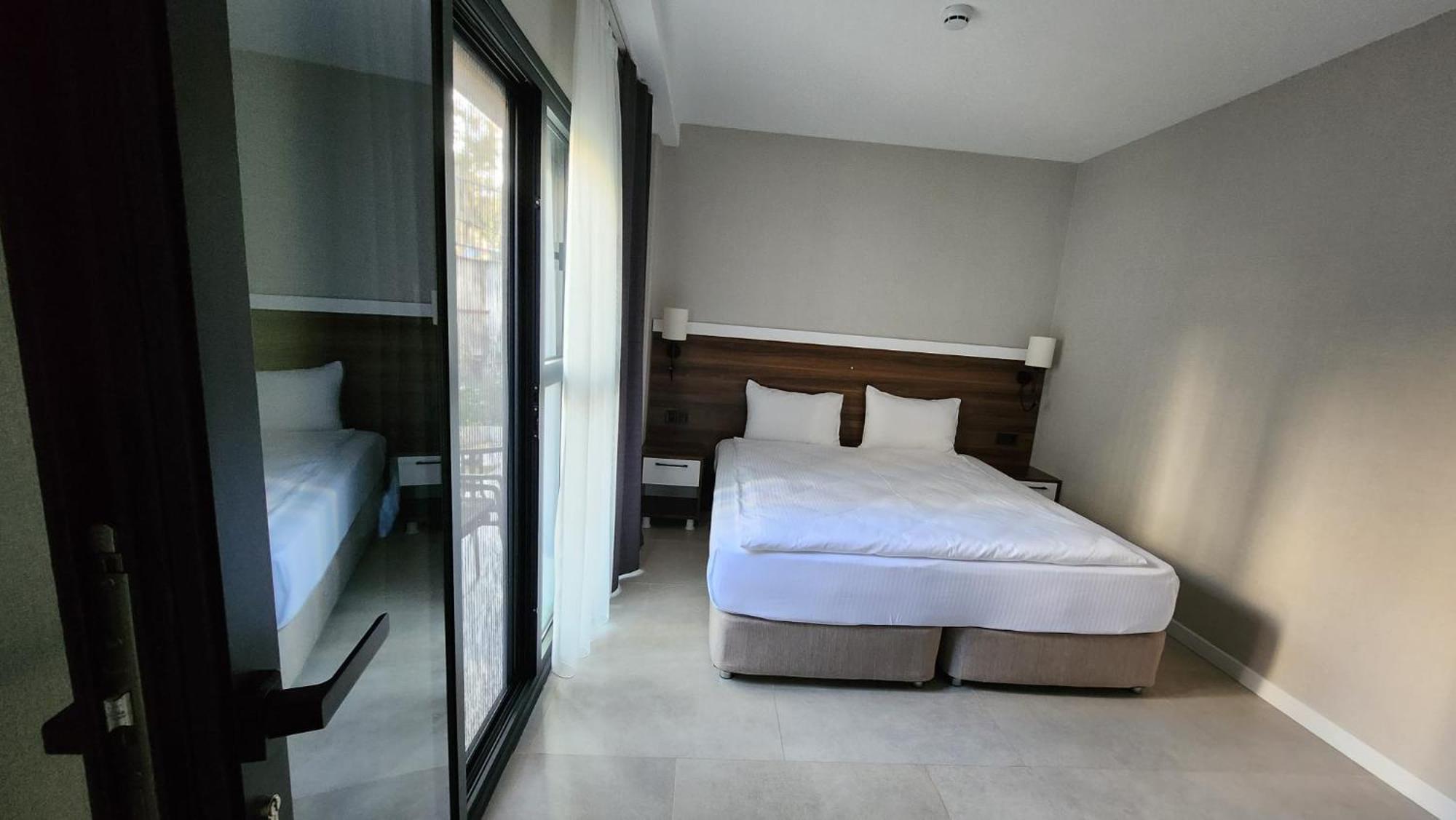 Lulubay & Hotel Kuşadası